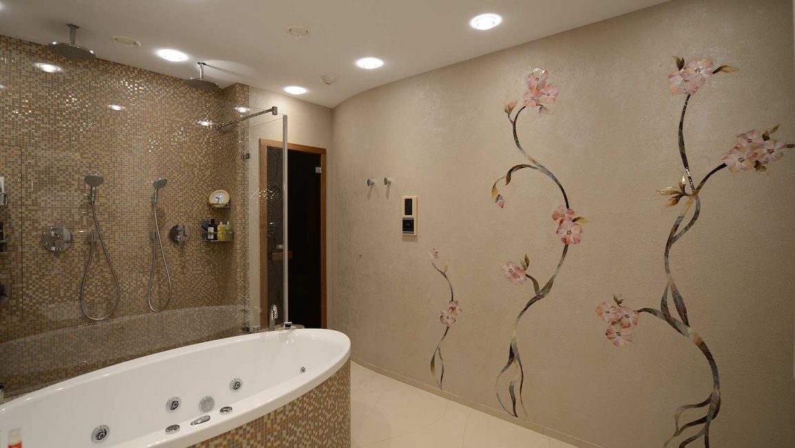 Il pannello a mosaico per un bagno Fiori da un mosaico