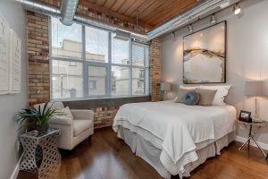 Loft-style εσωτερικό διαμέρισμα: 215+ Σχεδιάστε τις φωτογραφίες του απεριόριστου χώρου για την αυτο-έκφραση