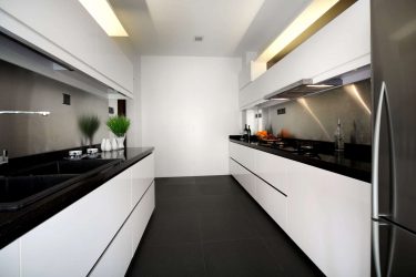 Nuova tendenza nel mondo della cucina - Cucina nera nell'interno (oltre 220 combinazioni di foto nel design)