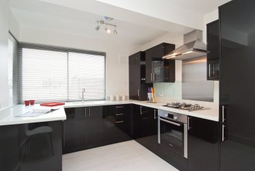 Nuova tendenza nel mondo della cucina - Cucina nera nell'interno (oltre 220 combinazioni di foto nel design)