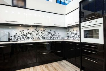 Nuova tendenza nel mondo della cucina - Cucina nera nell'interno (oltre 220 combinazioni di foto nel design)