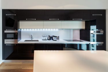 Nuova tendenza nel mondo della cucina - Cucina nera nell'interno (oltre 220 combinazioni di foto nel design)